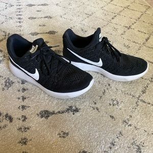 Lightly worn Nike Lunarepic flyknit 2!